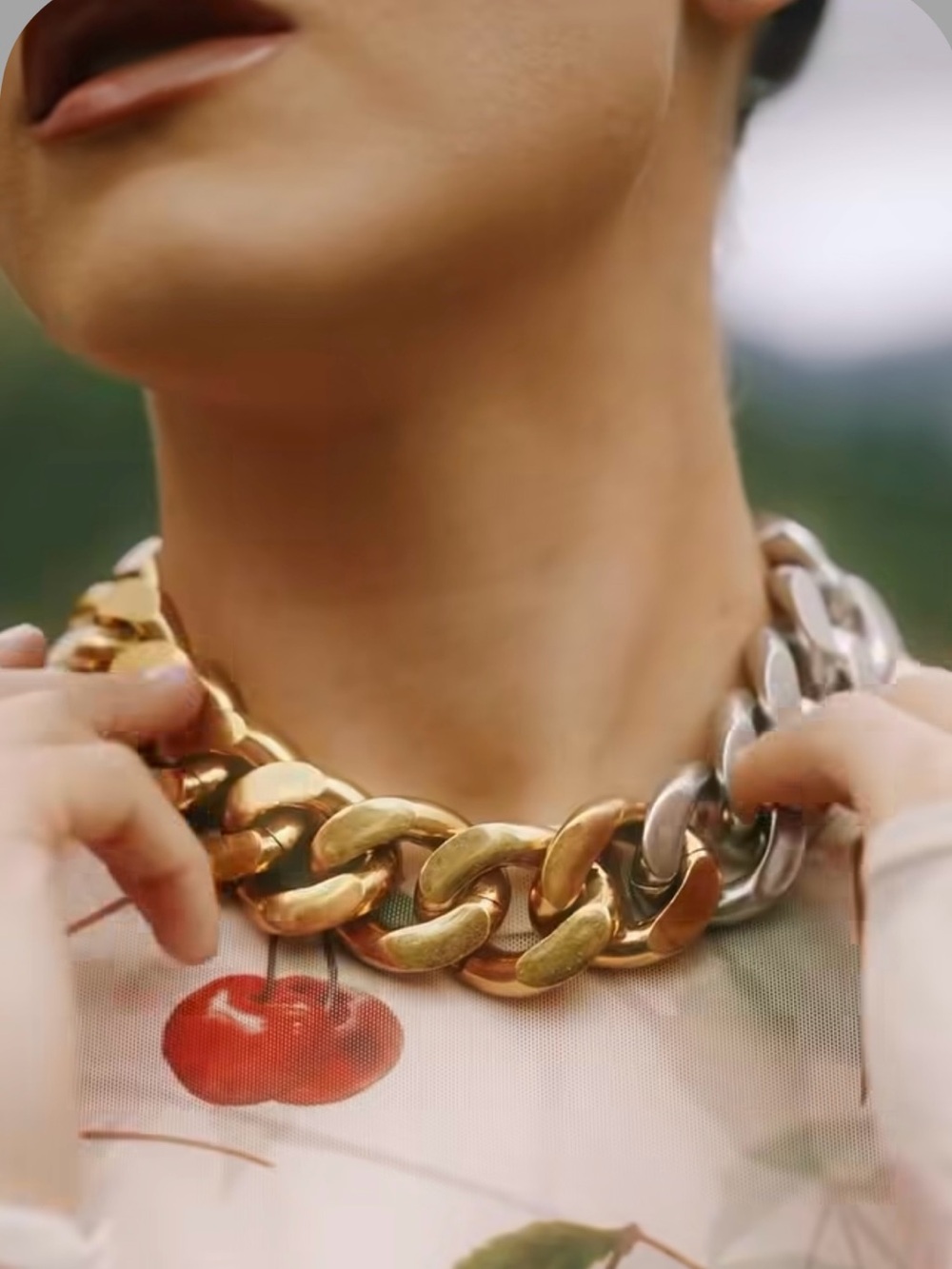 STELLA MCCARTNEY H&M
NIB TWO-TONE GOLD AND SILVER CHUNKY NECKLACE